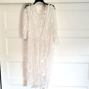 Elegant White Lace Wrap